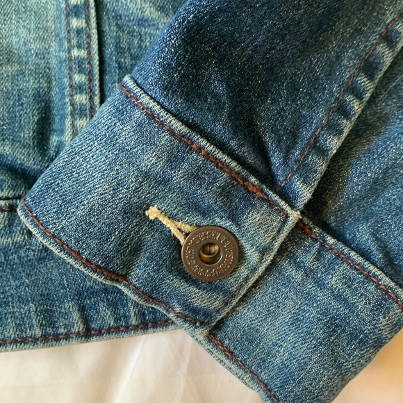 Levi’s classic mid rinse jean jacket EUC - Picture 4 of 5